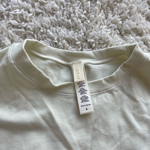 SKIMS Bone TShirt Bodysuit!! - Picture 7 of 7